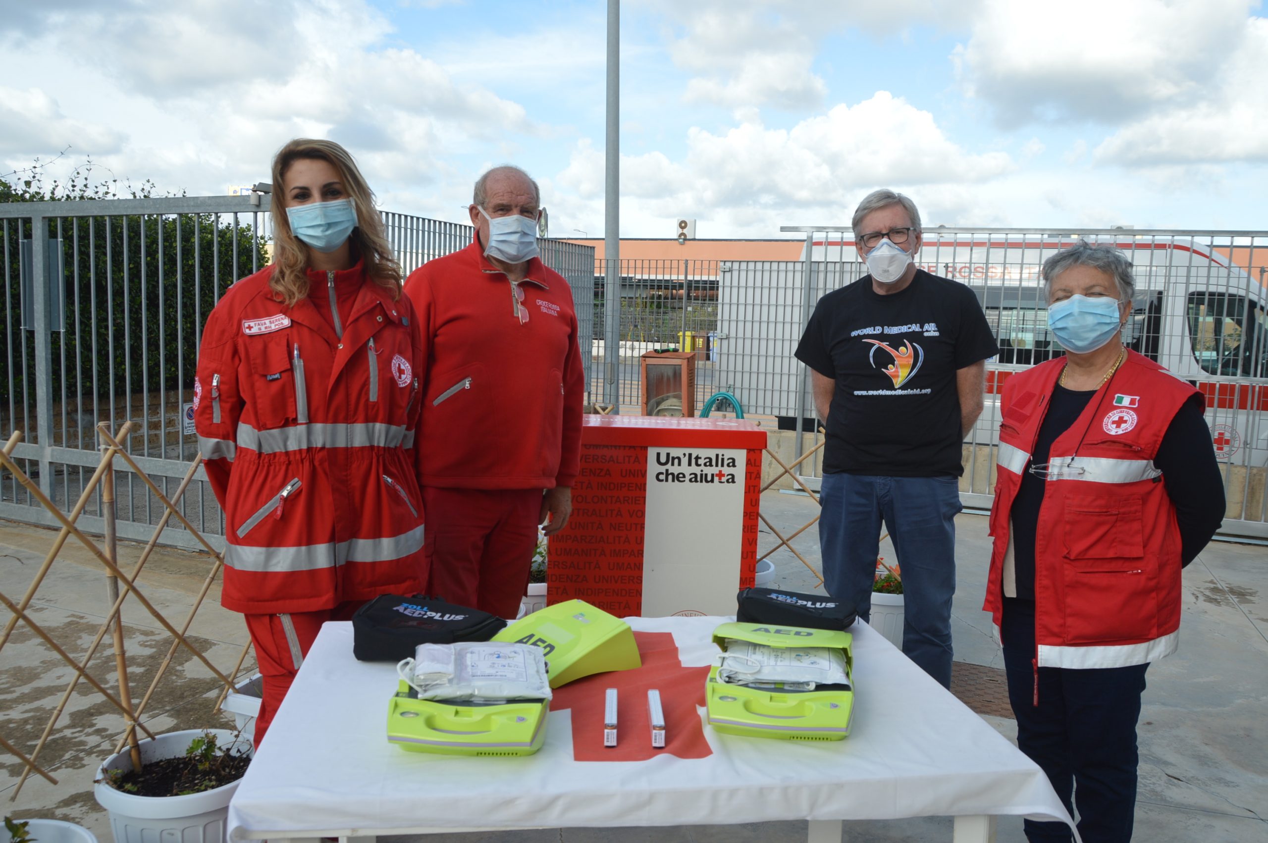 World medical aid dona due defibrillatori alla Cri di Tarquinia